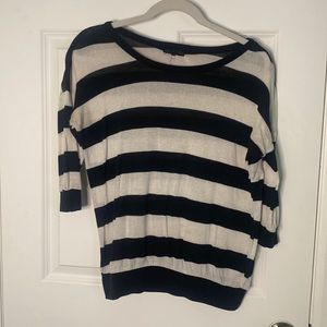 Black and white top, 3/4 sleeve